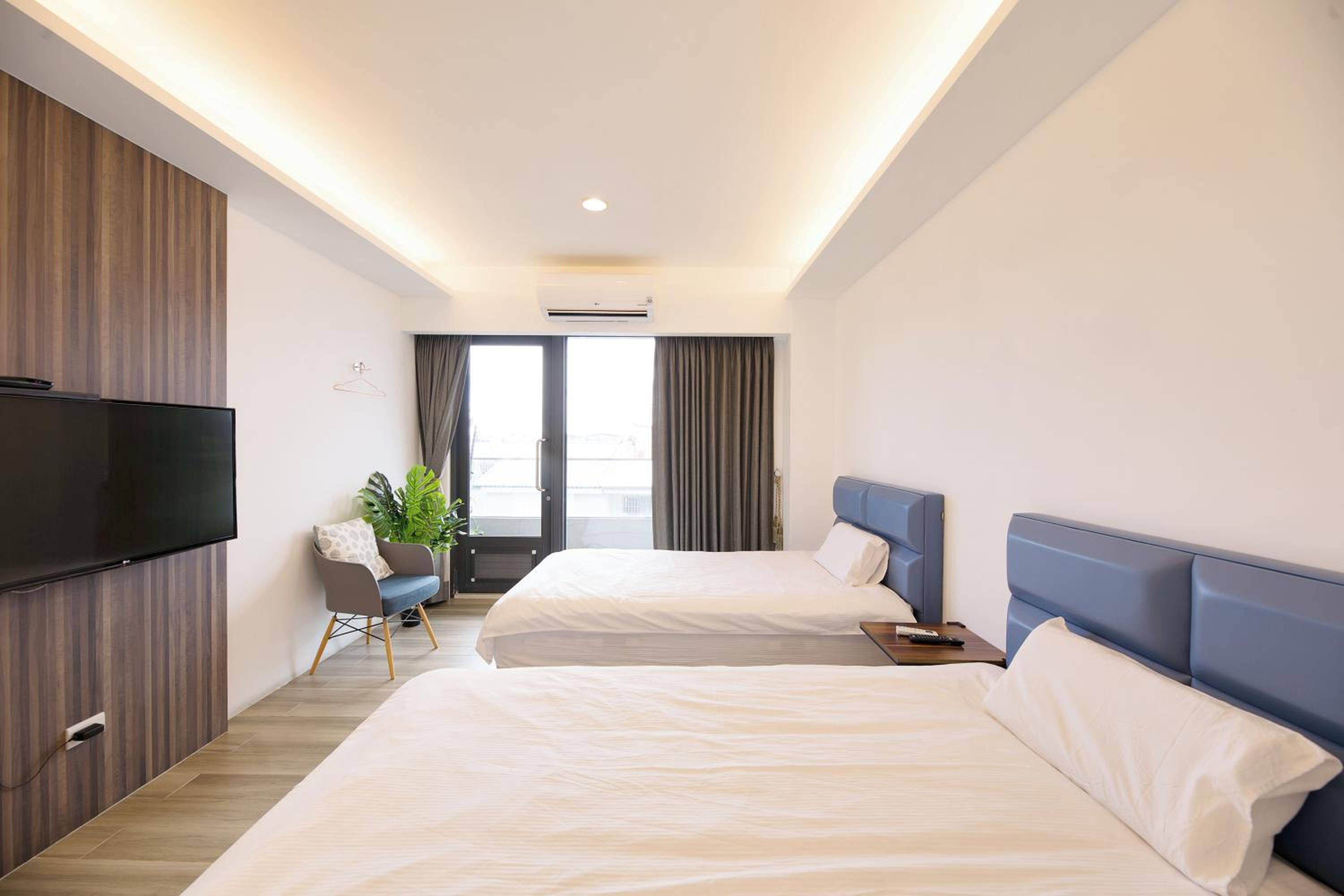 Twin Room with Balcony photo 2