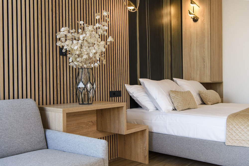 Deluxe Room, Sea View - Photo 9