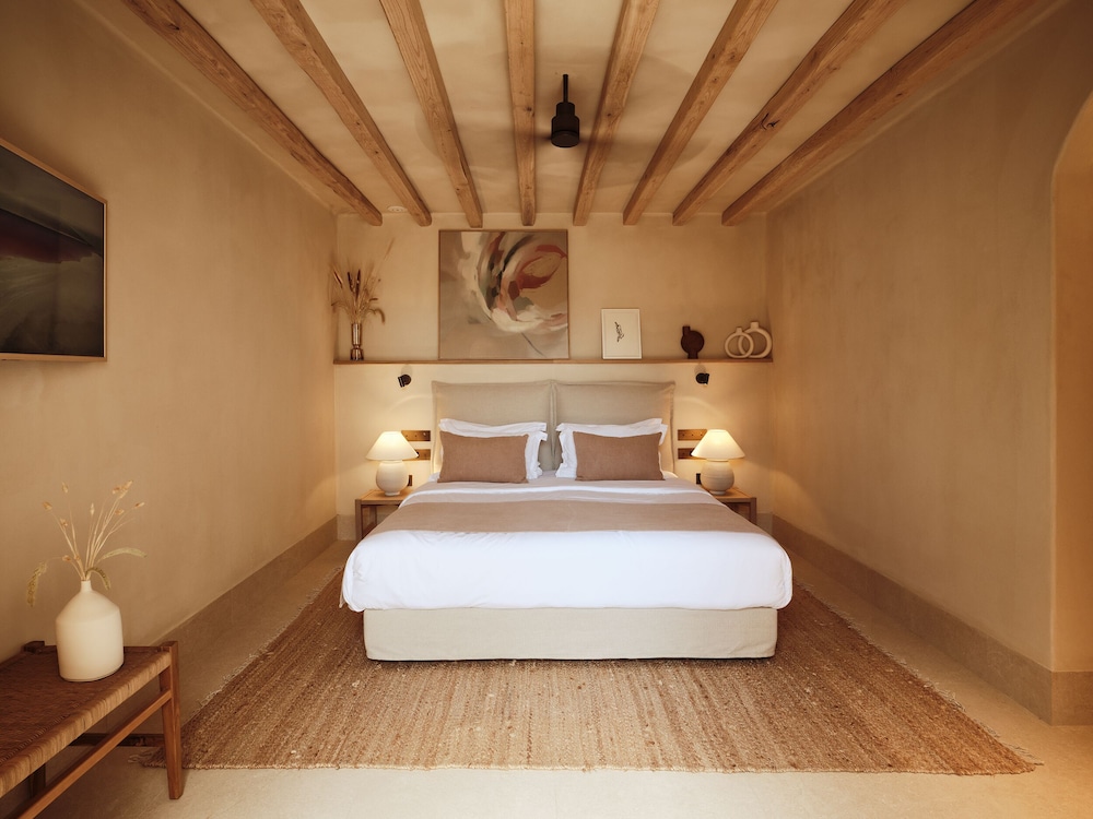 FAROS Superior room with Garden view & plunge pool