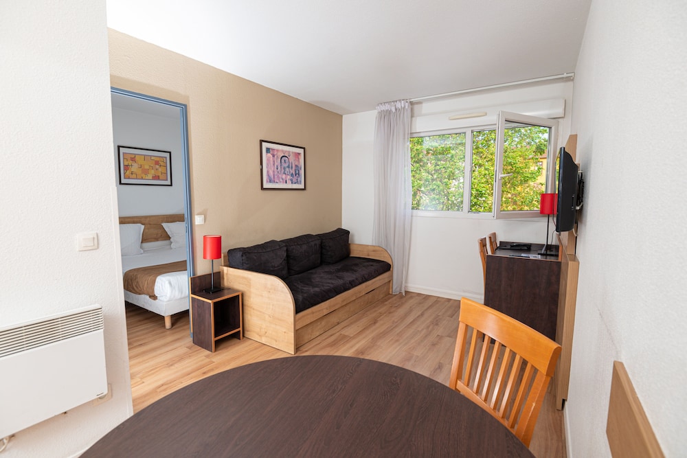 One Bedroom Apartement with 1 Sofa Bed and 1 Double Bed - Photo 1