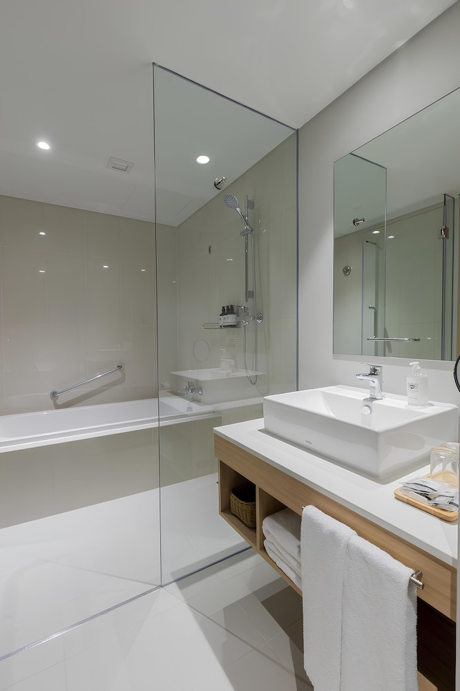Croom Stay Suite