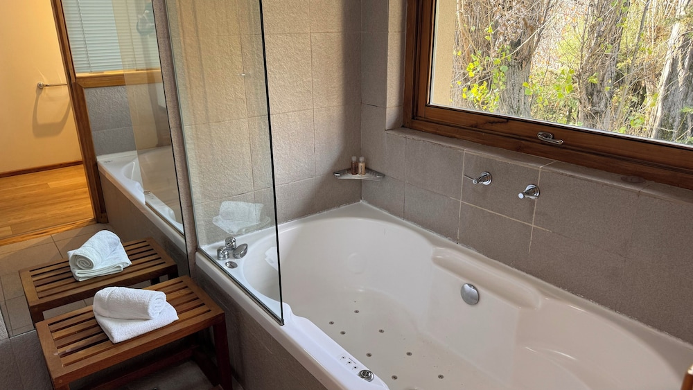 Superior Suite, 1 Bedroom thumbnail 5