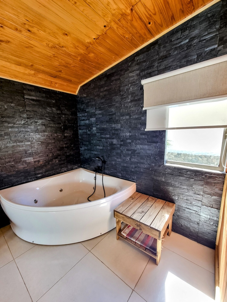 Deluxe Cabin photo 3