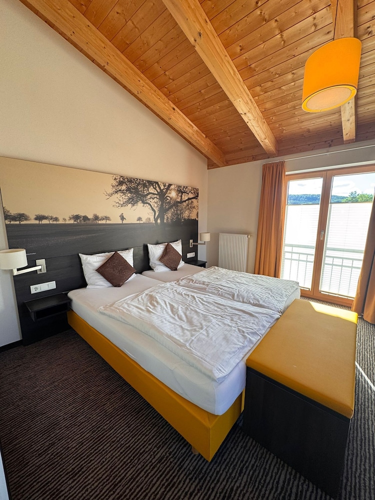 Suite, Balcony, Hill View