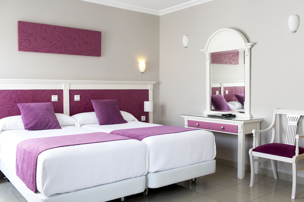 Comfort Room (Plus) - Photo 1