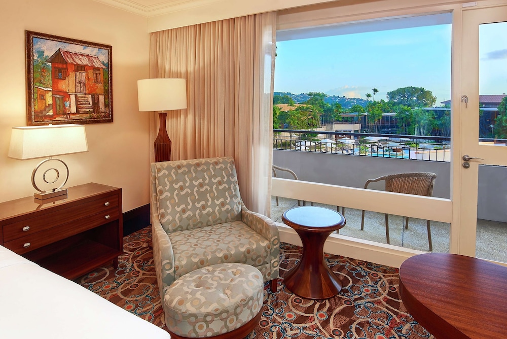 Deluxe Room, 2 Double Beds, Pool View - Photo 4