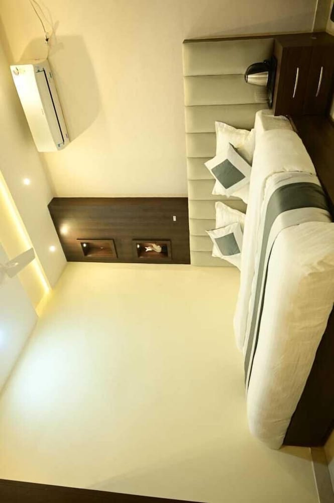 Deluxe Room - Photo 4