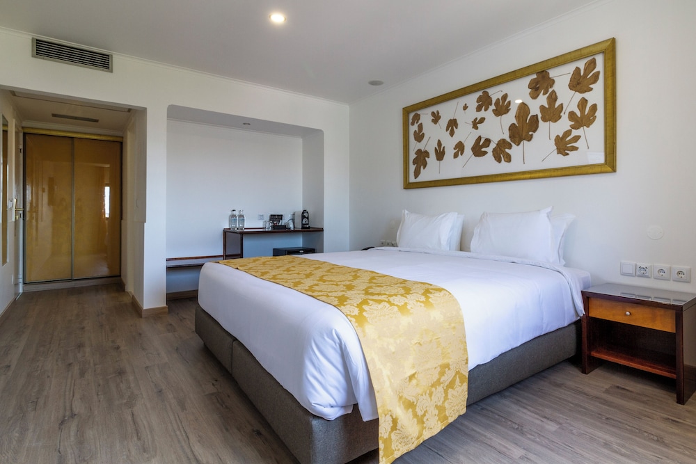 Standard Double Room, 1 King Bed - Photo 4