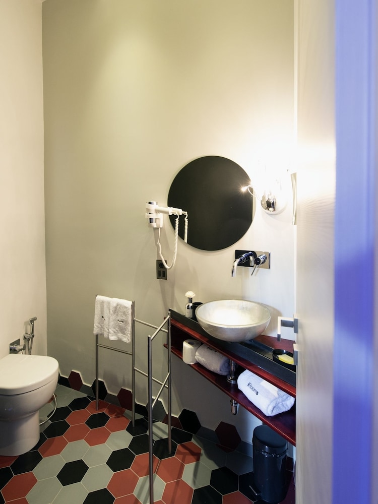Standard Double Room (iTube) photo 3