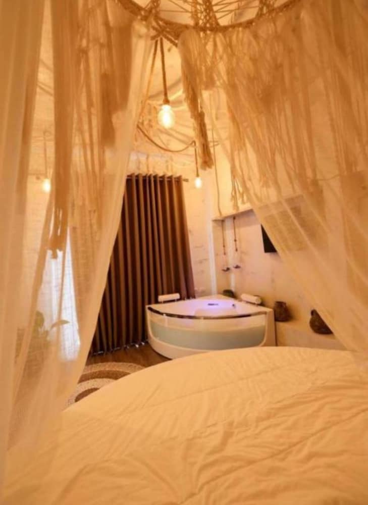 King Room with Jacuzzi