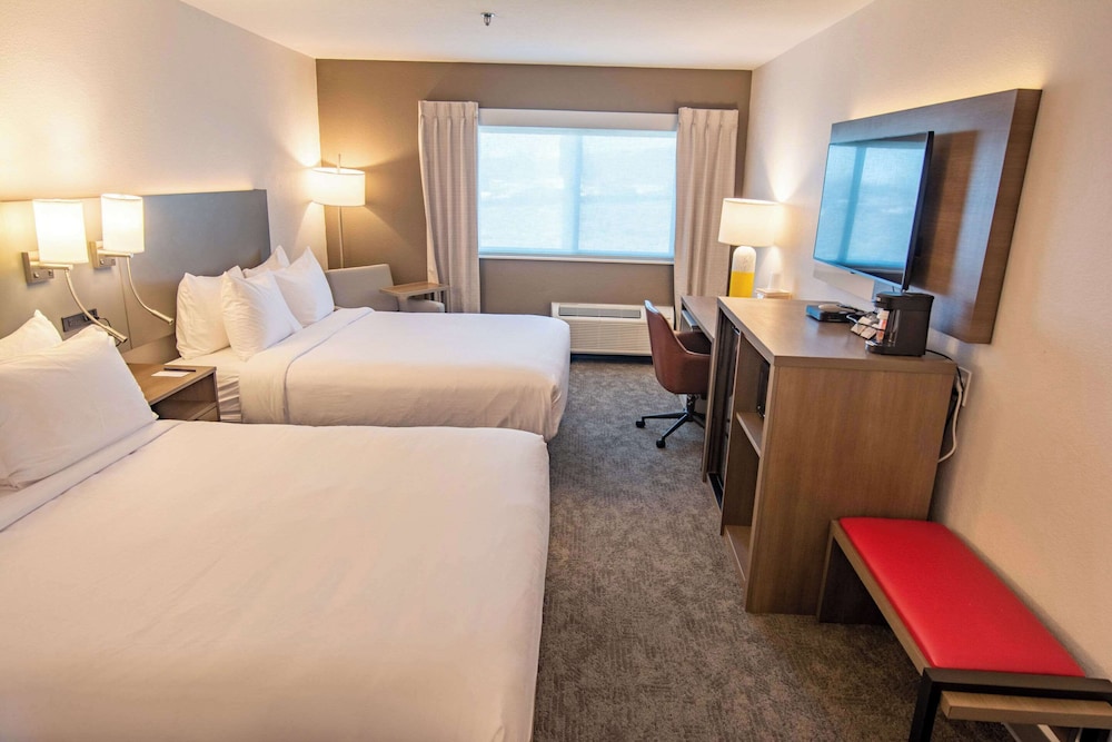 Standard Room, 2 Queen Beds, Non Smoking - Photo 9