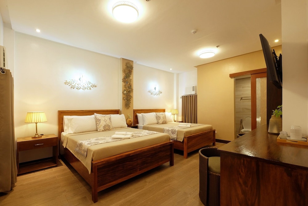 Family Room, 2 Queen Beds photo 1