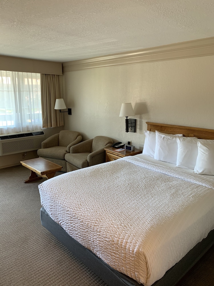 Room, 1 Queen Bed, Jetted Tub photo 1