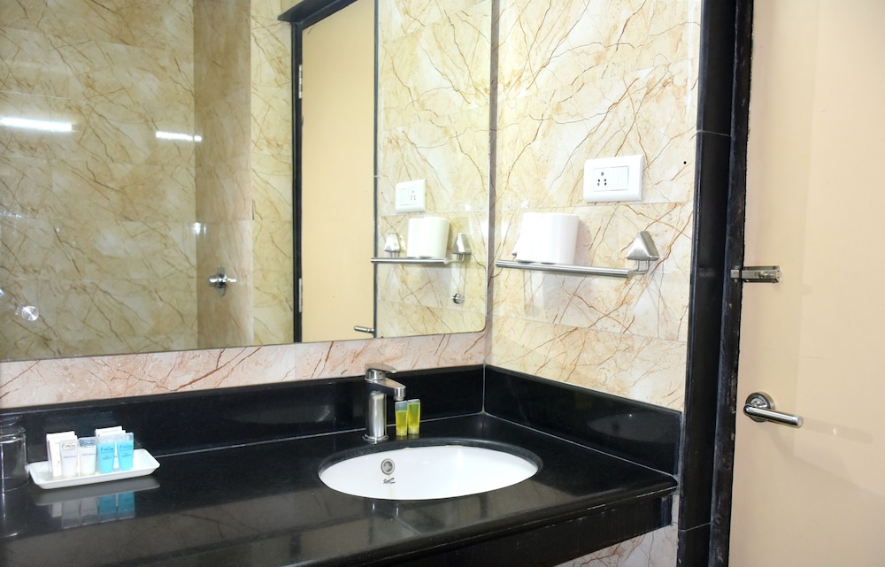 Deluxe Double or Twin Room - Photo 2