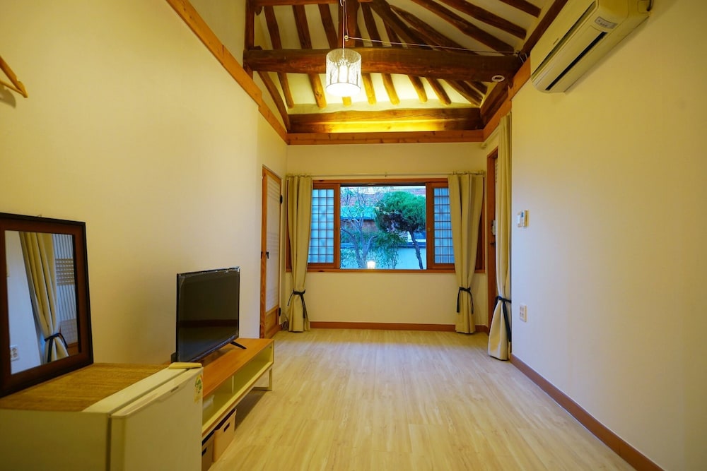 Traditional Room (Gold) photo 1
