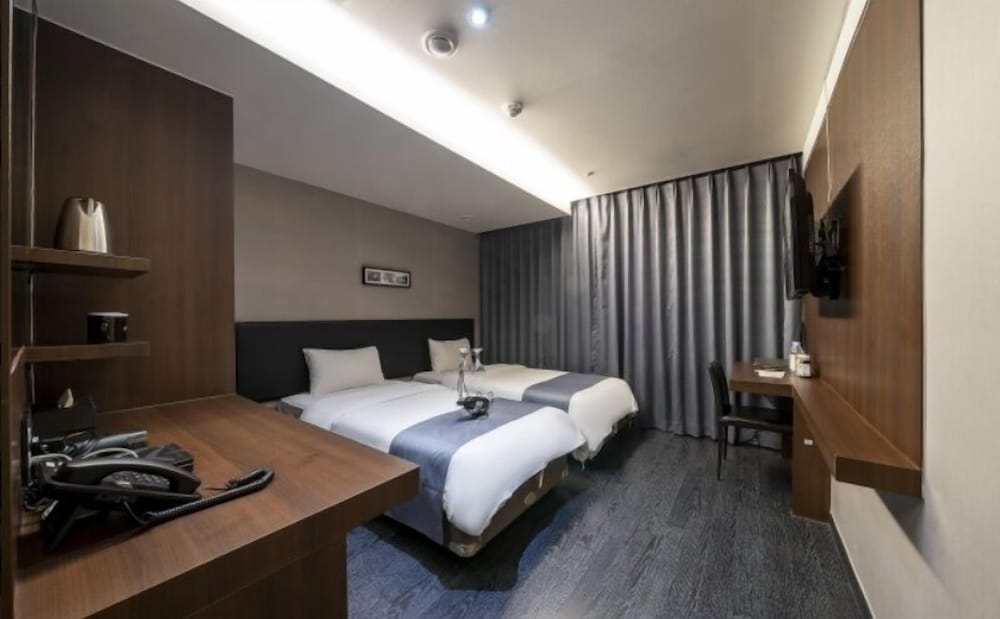 Standard Twin Room, 2 Twin Beds, Non Smoking, City View