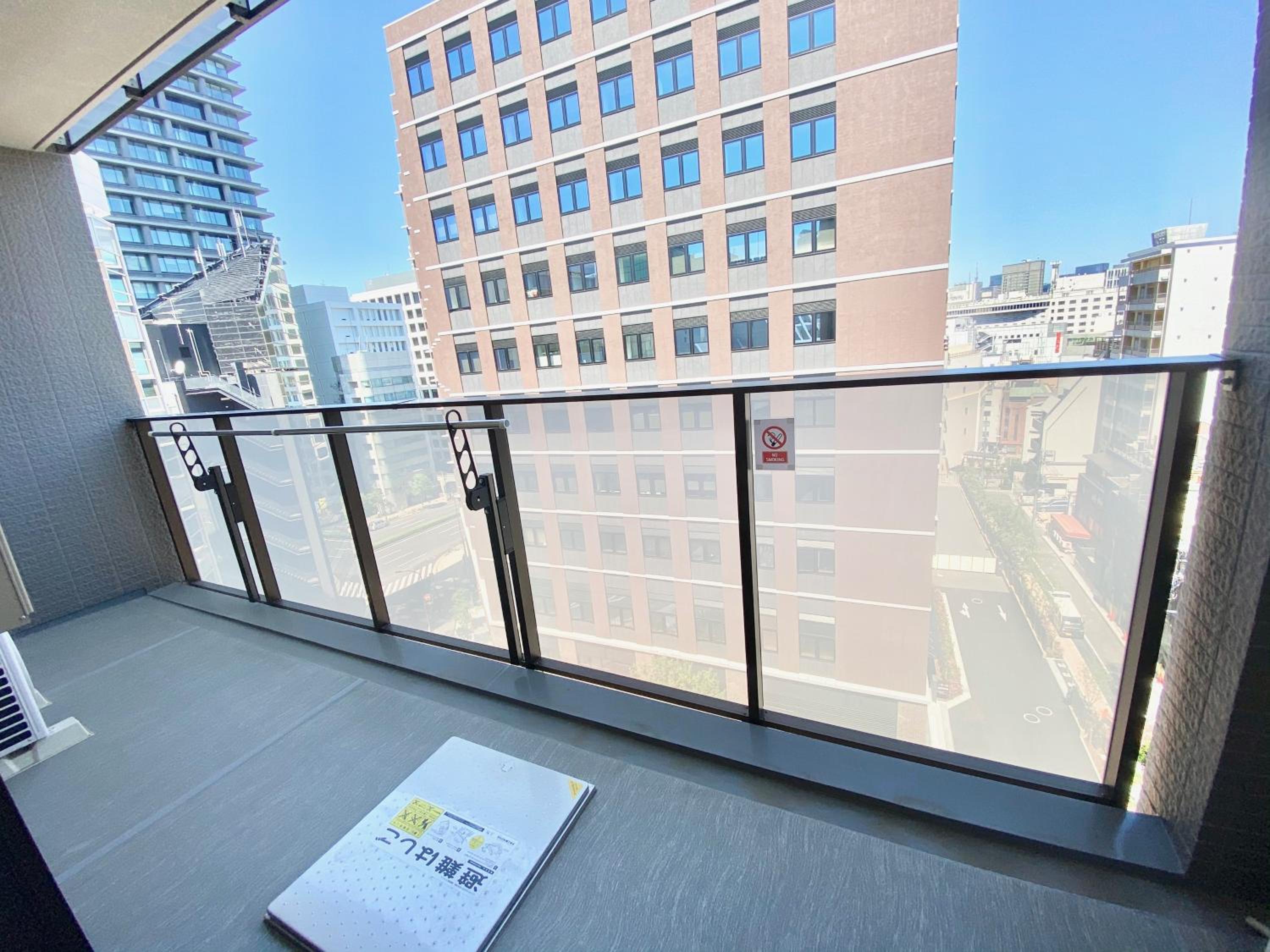 High Floor Two-Bedroom Apartment with Kitchen photo 3