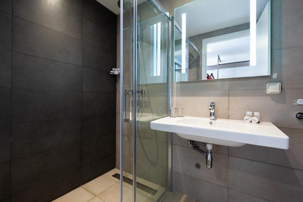 Standard Double Room - Photo 5
