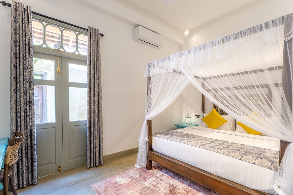 Classic Double Room, 1 King Bed, Patio, Courtyard View photo 2