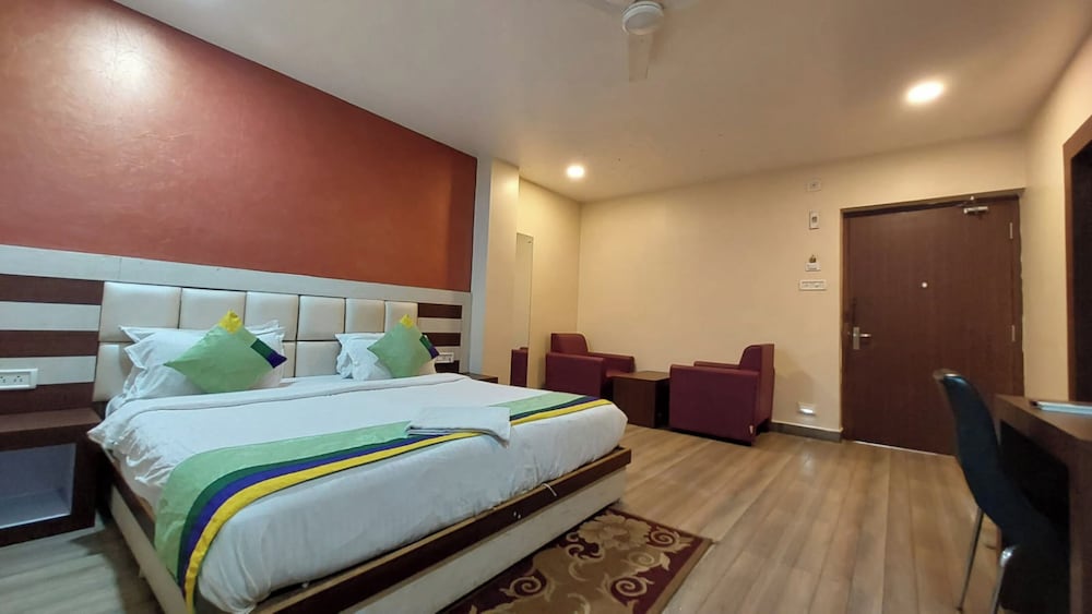 Deluxe Double Room, City View