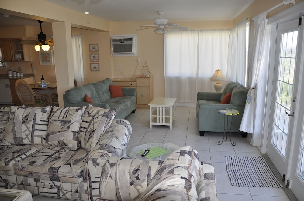 Panoramic Suite, 1 Bedroom, Oceanfront photo 2