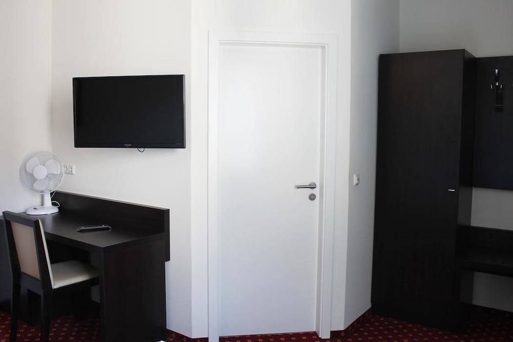 Double or Twin Room photo 2