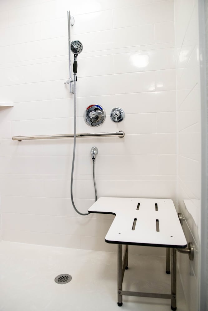 Room, 1 King Bed, Accessible (3x3 Shower) - Photo 7
