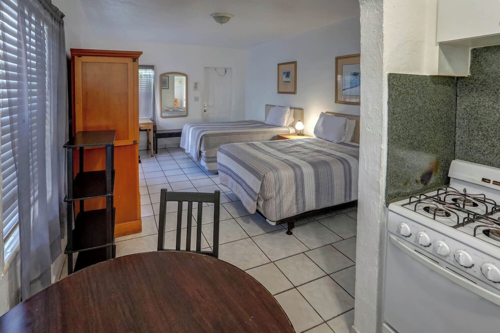 Studio, 2 Double Beds