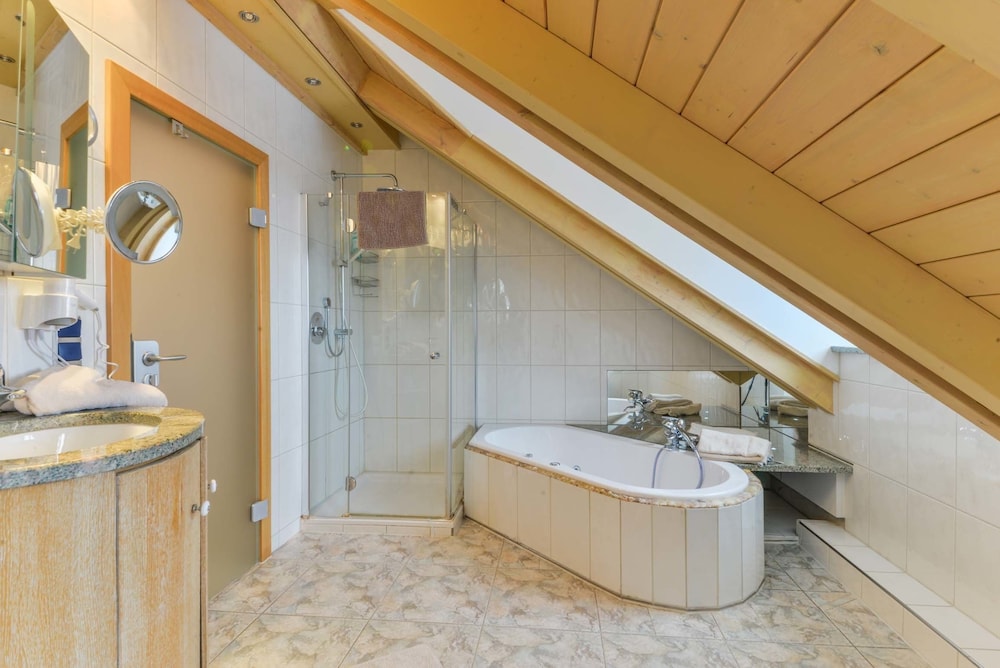 Apartment, 2 Bedrooms, Kitchen photo 2