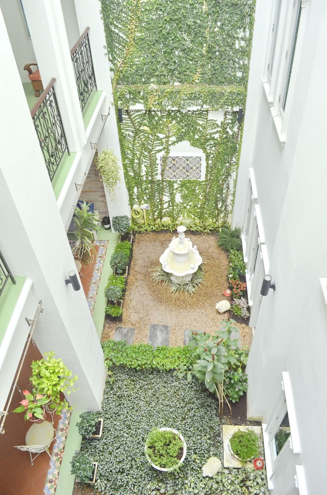 Premium Deluxe 1 King, High Floor - Photo 4