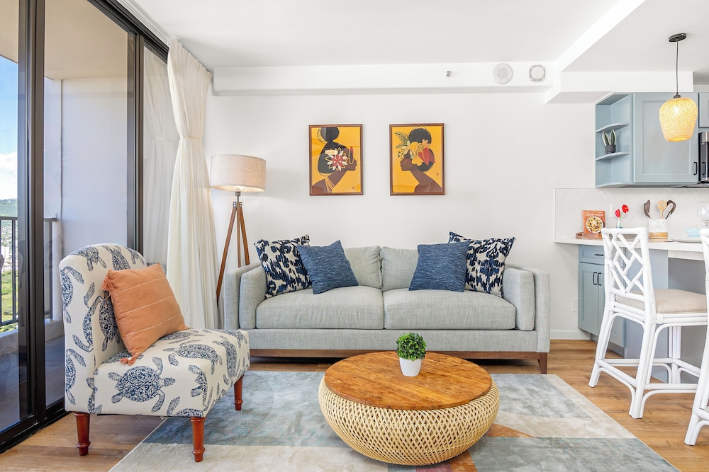 Premium Remodeled Condo with Ocean View and Parking: Condo, 1 Bedroom, Ocean View (0120) photo