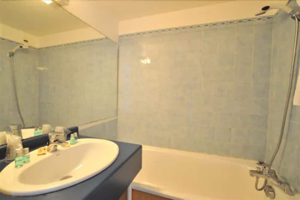 Triple Room - Photo 1
