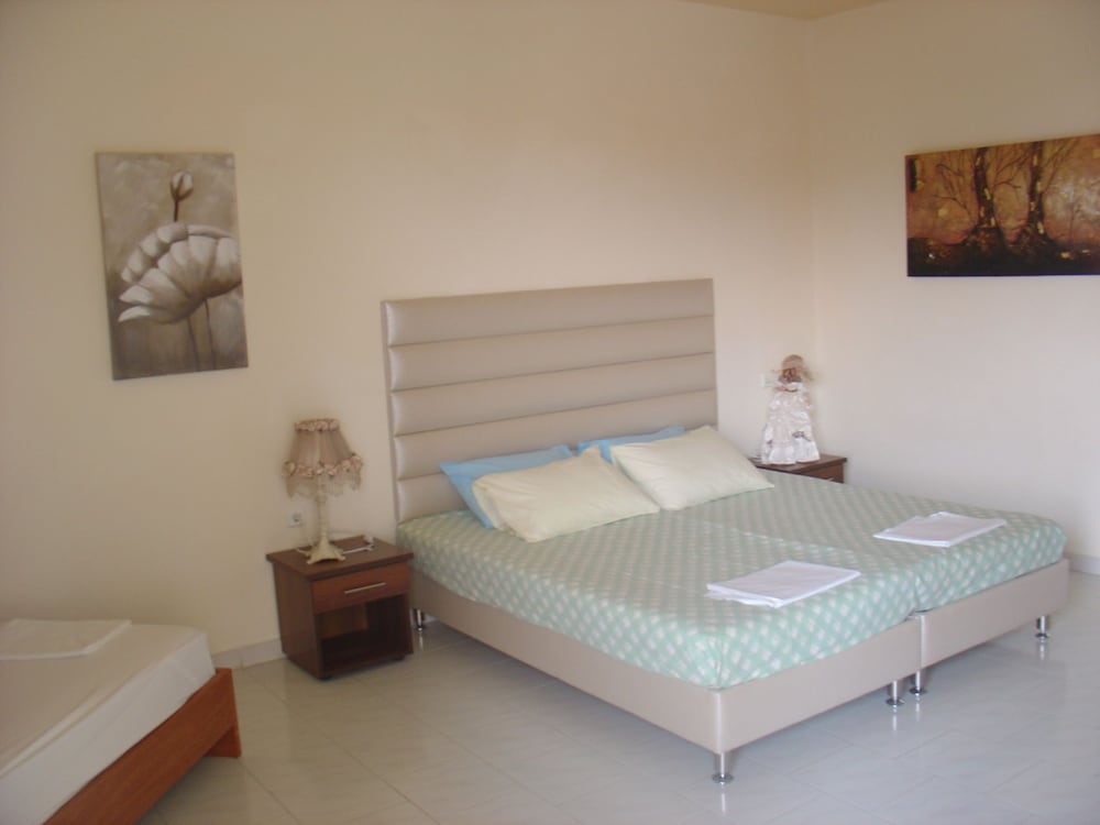 Apartment (5 Guests)