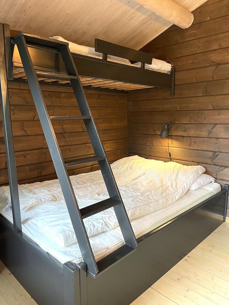 Cabin without bathroom (2 adults + 1 children)