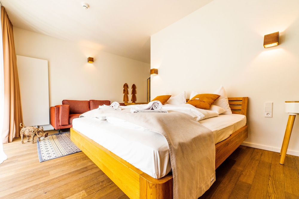 Deluxe Studio Suite, Kitchen (Stay Large)
