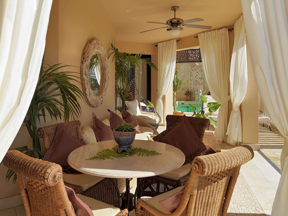 3 bedroom Royal Villa (with private heated pool) thumbnail 6