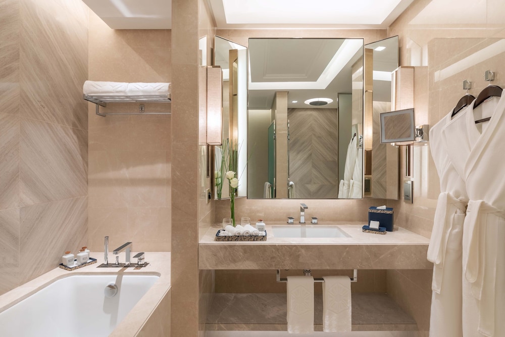 Exotica Palm Sea View Room Twin Bed with Sofa Bed and Club Lounge Access