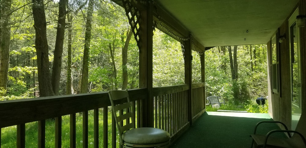 Cottage, Multiple Beds, Kitchen photo 2