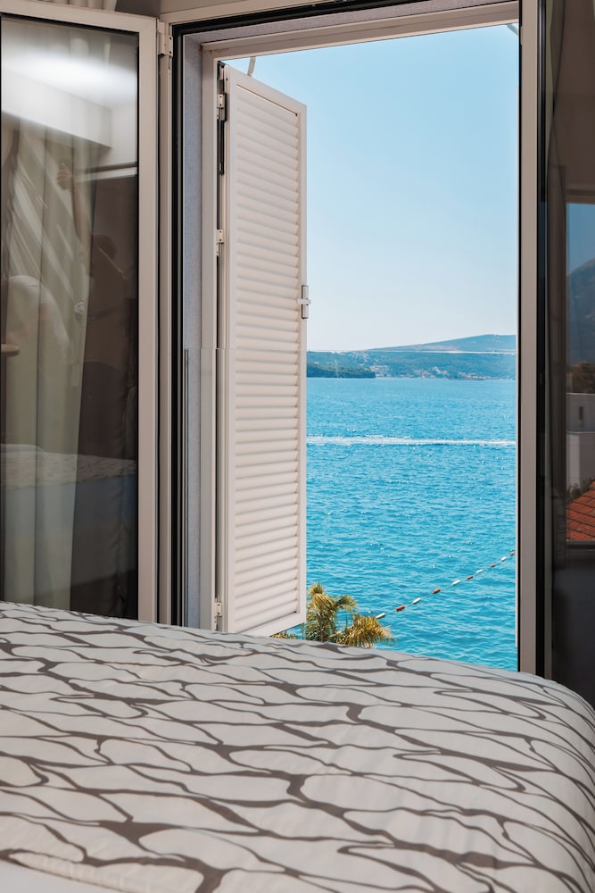 Comfort Suite with Sea View photo 3