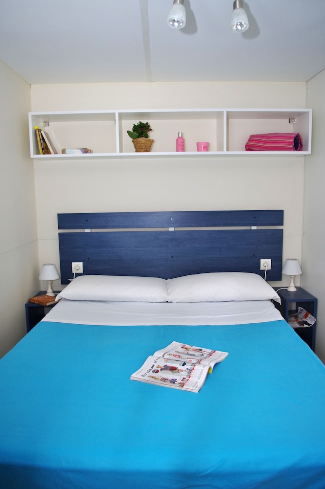 Standard Mobile Home photo 1