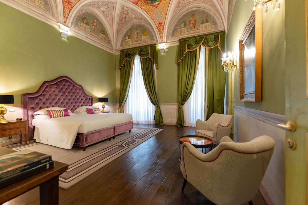 Deluxe Suite (Beatrice)