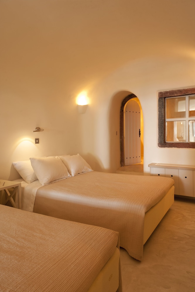 Kapari Honeymoon Suite with Indoor Hot tub, Private Terrace & Caldera View - Photo 1
