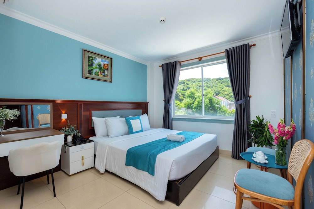 Double Room with Mountain View