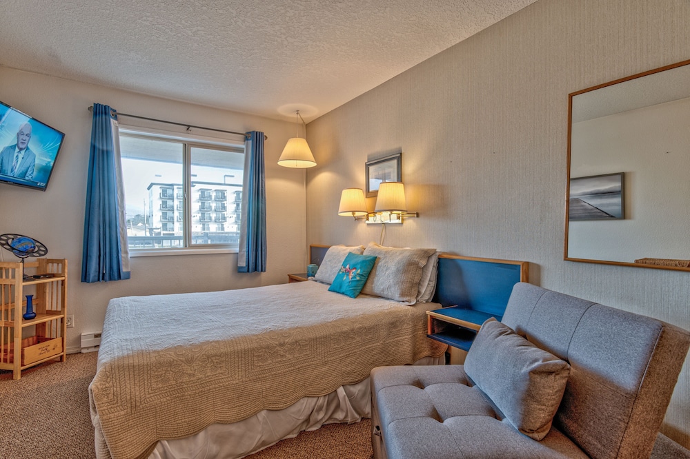 Superior Condo, 1 Bedroom, Ocean View, Oceanfront photo 3