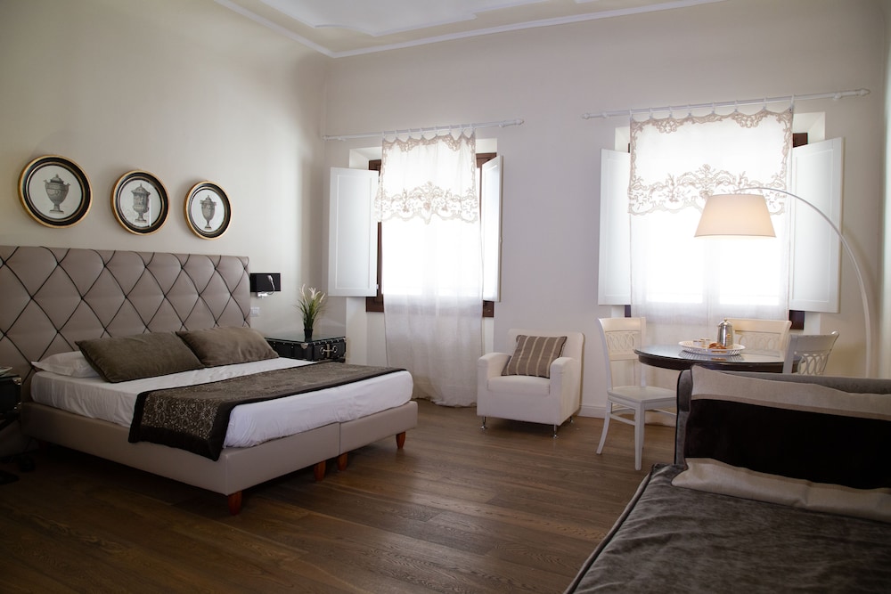 Deluxe Family Room photo 1