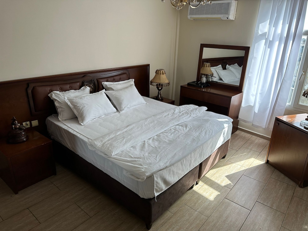 Standard Single Room, 1 Queen Bed, City View - Photo 8