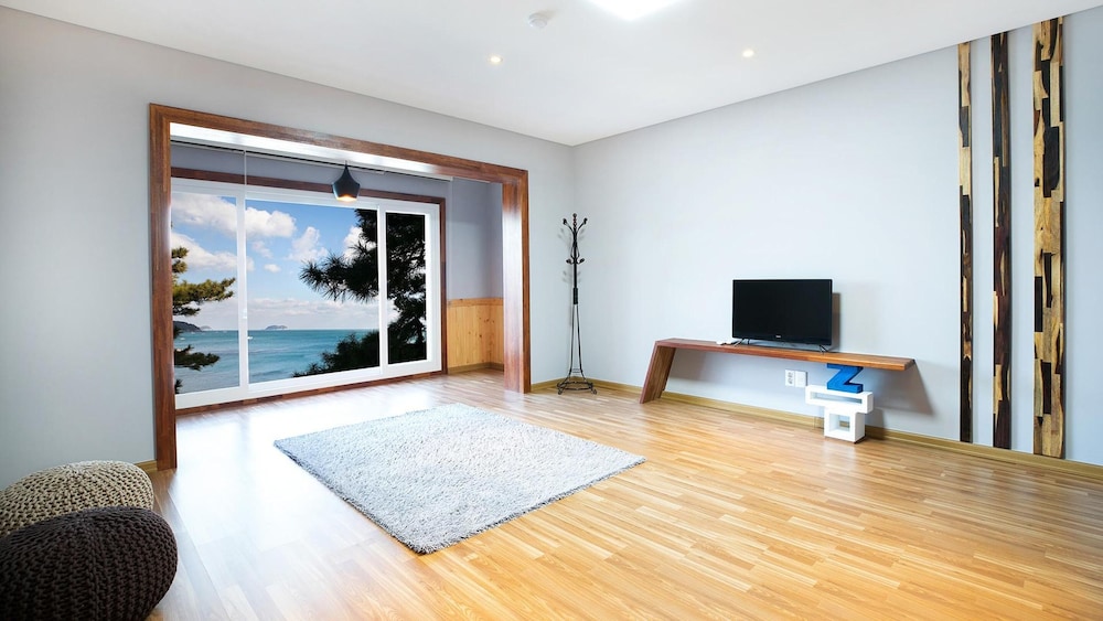 Basic Room, 1 Bedroom (204) photo 1