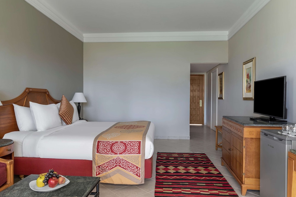 Garden View Room king bed
