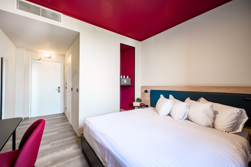 Double or Twin Room - Photo 2