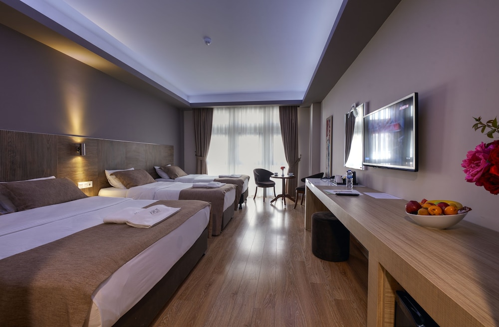 Family Quadruple Room, Multiple Beds photo 1